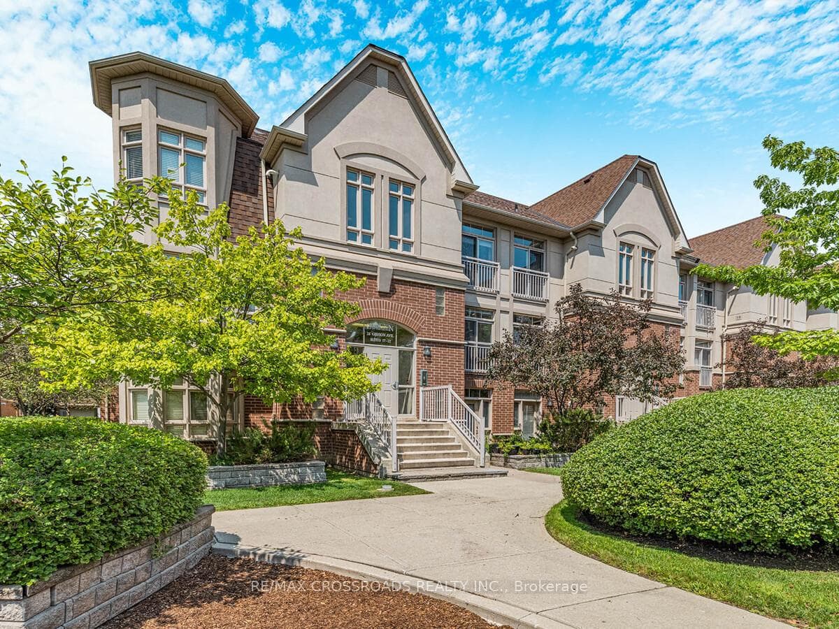 38 Gibson Avenue Unit 19, York / Weston, ON M9N 0A5 - Photo 1