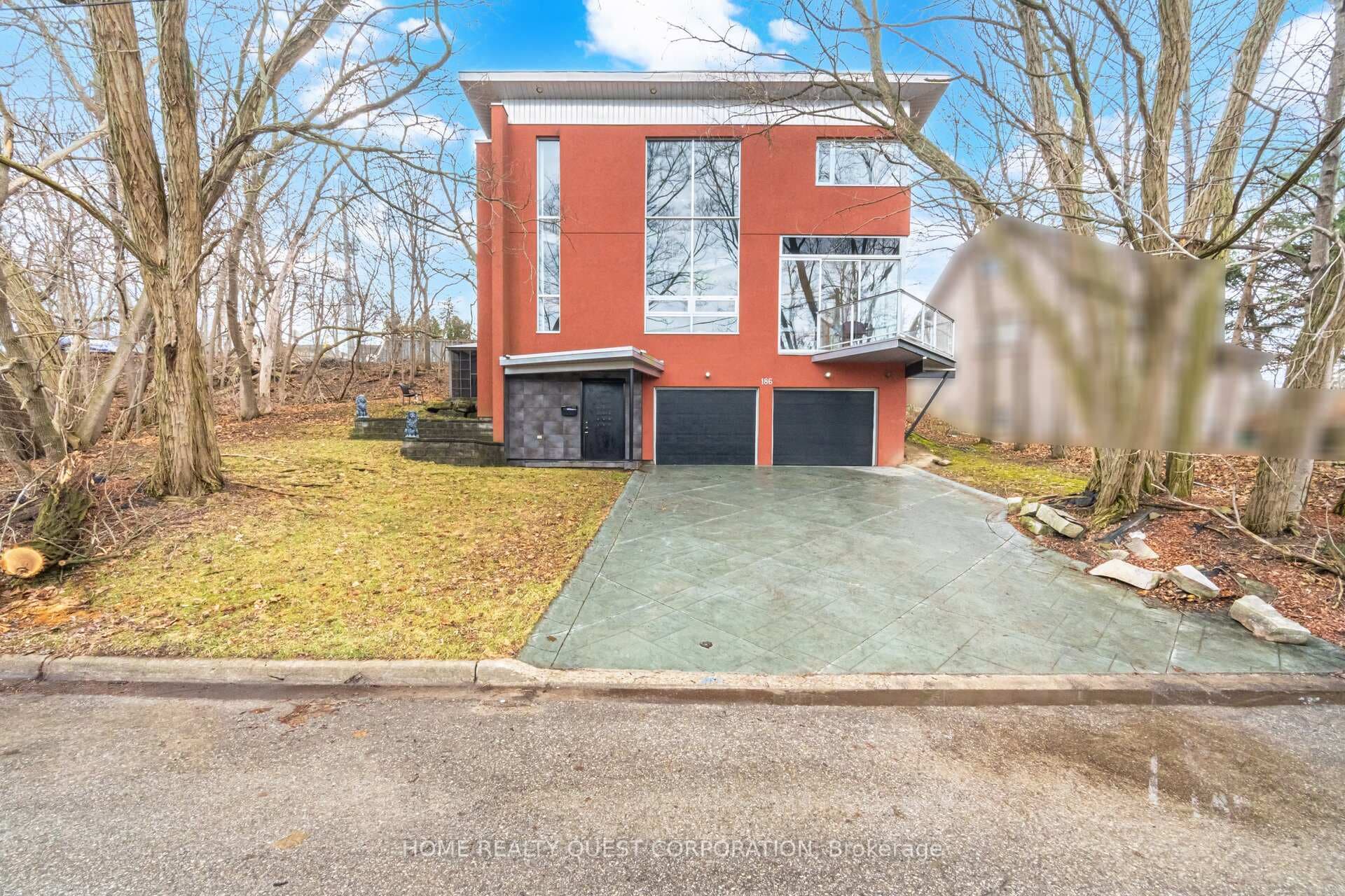 186 Wyndham Street, Mississauga