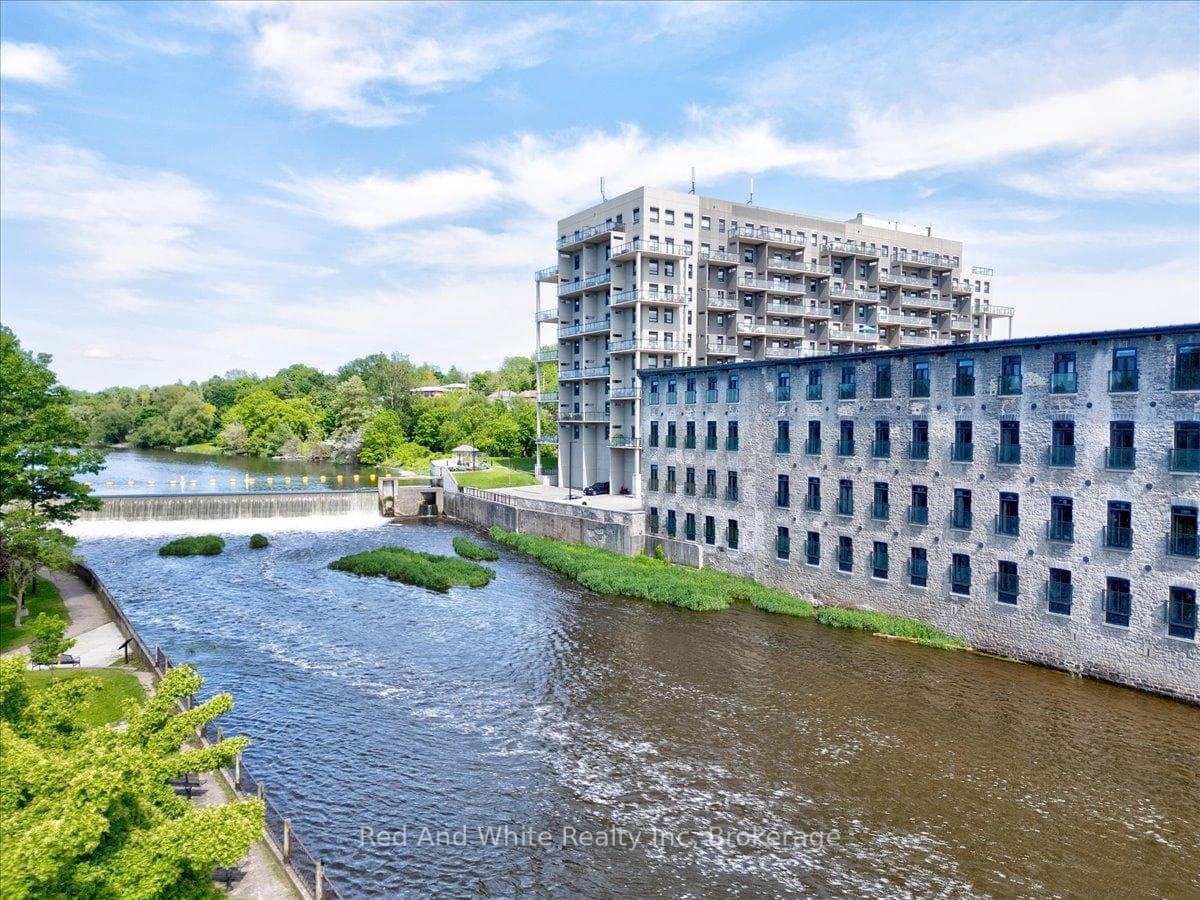 19 Guelph Avenue Unit 303, Cambridge
