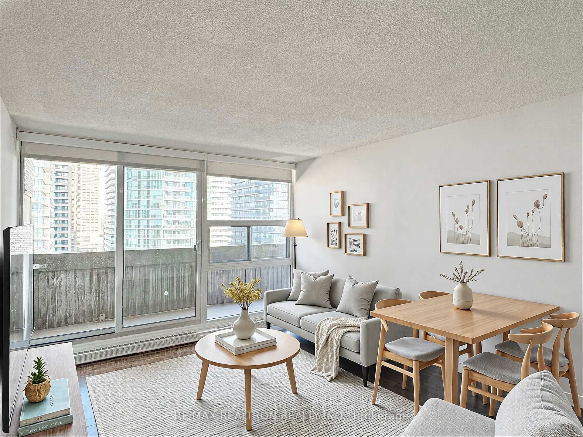 33 Isabella Street Unit 1611, Regent Park / Cabbagetown / St. James Town, ON M4Y 2P7 - Photo 1