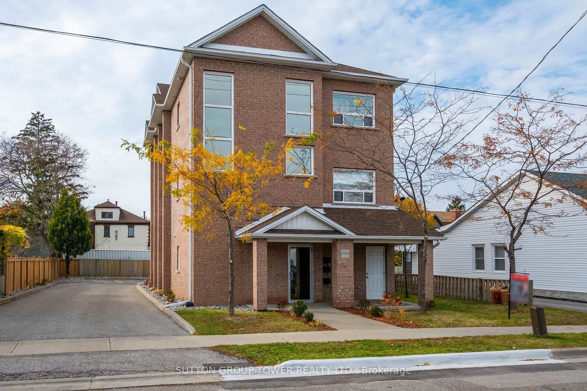 750 Albert Street Unit 2, Oshawa, ON L1H 4T6 - Photo 1
