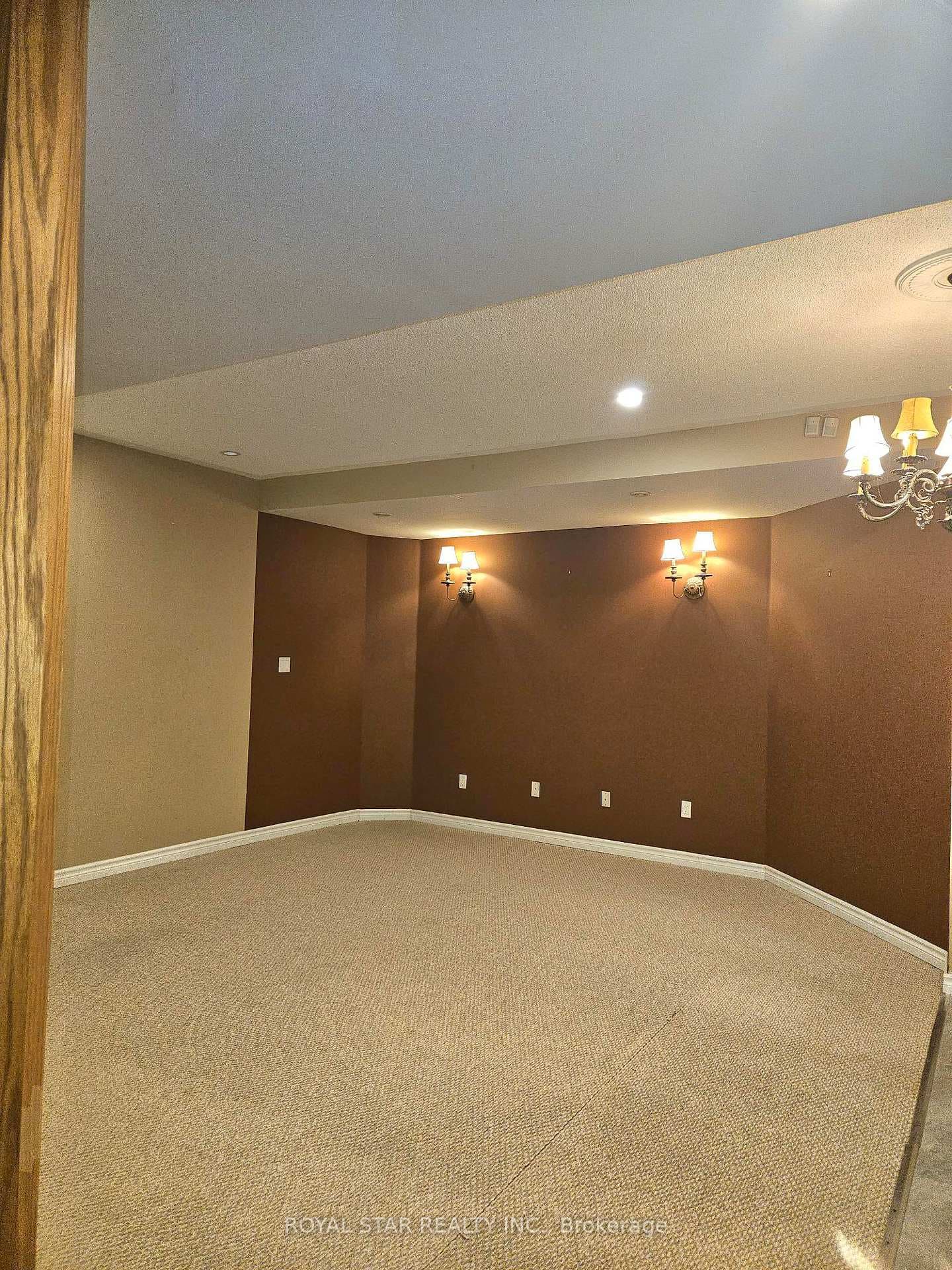 2257 Manor Hill Drive Unit Bsmt, Mississauga, ON L5M 5B8 - Photo 1