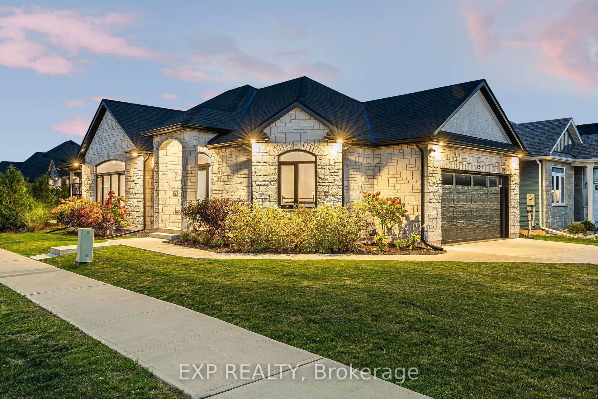 4242 Village Creek Drive, Fort Erie, ON L0S 1S0 - Photo 1