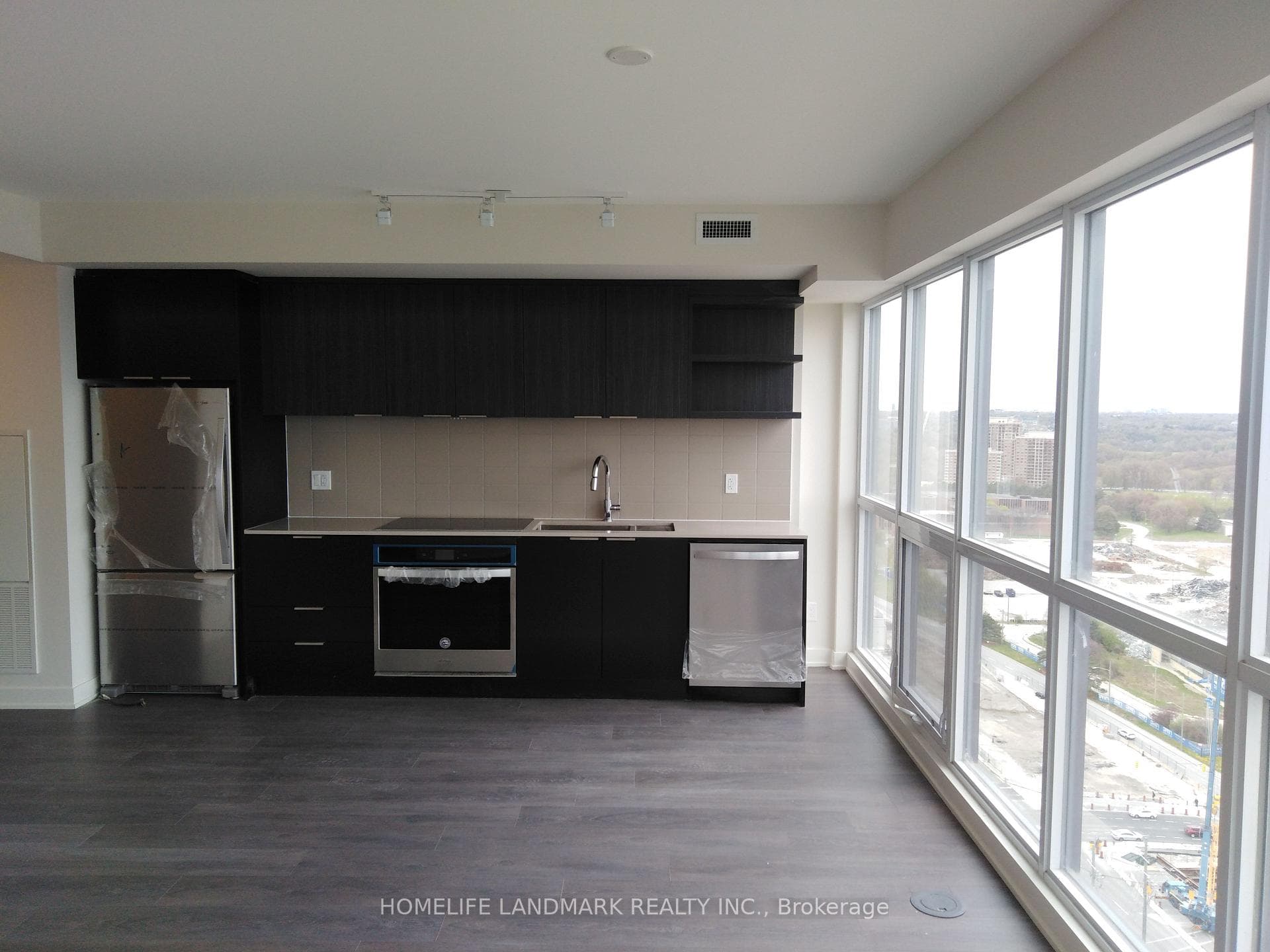 6 Sonic Way Unit 2604, Flemingdon Park / Don Mills, ON M3C 0P1 - Photo 1