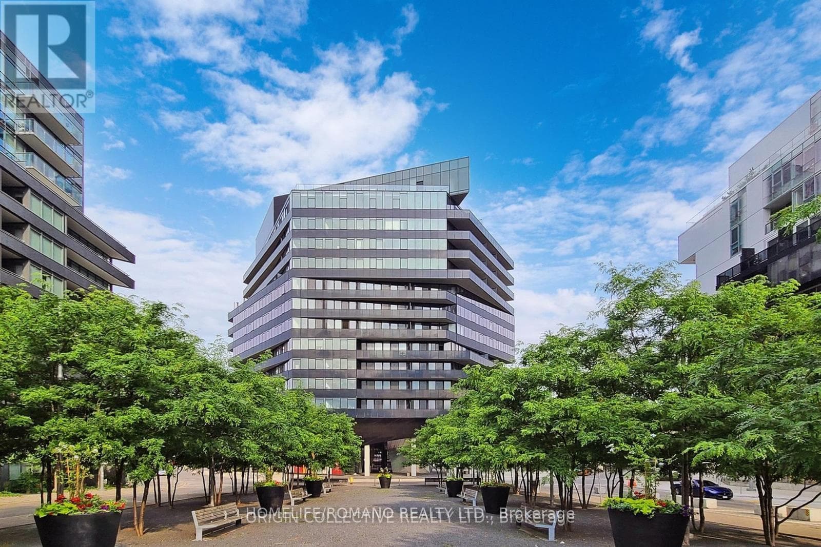 21 Lawren Harris Square Unit 1113, Regent Park / Cabbagetown / St. James Town, ON M5A 0T4 - Photo 1