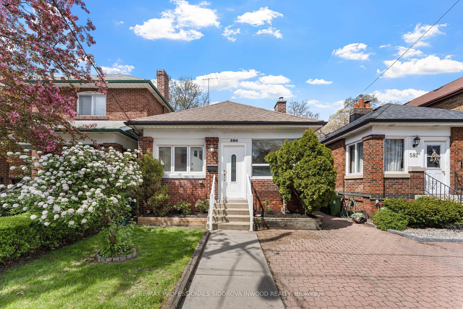 580 Willard Avenue, Bloor West Village / Swansea, ON M6S 3S2 - Photo 1