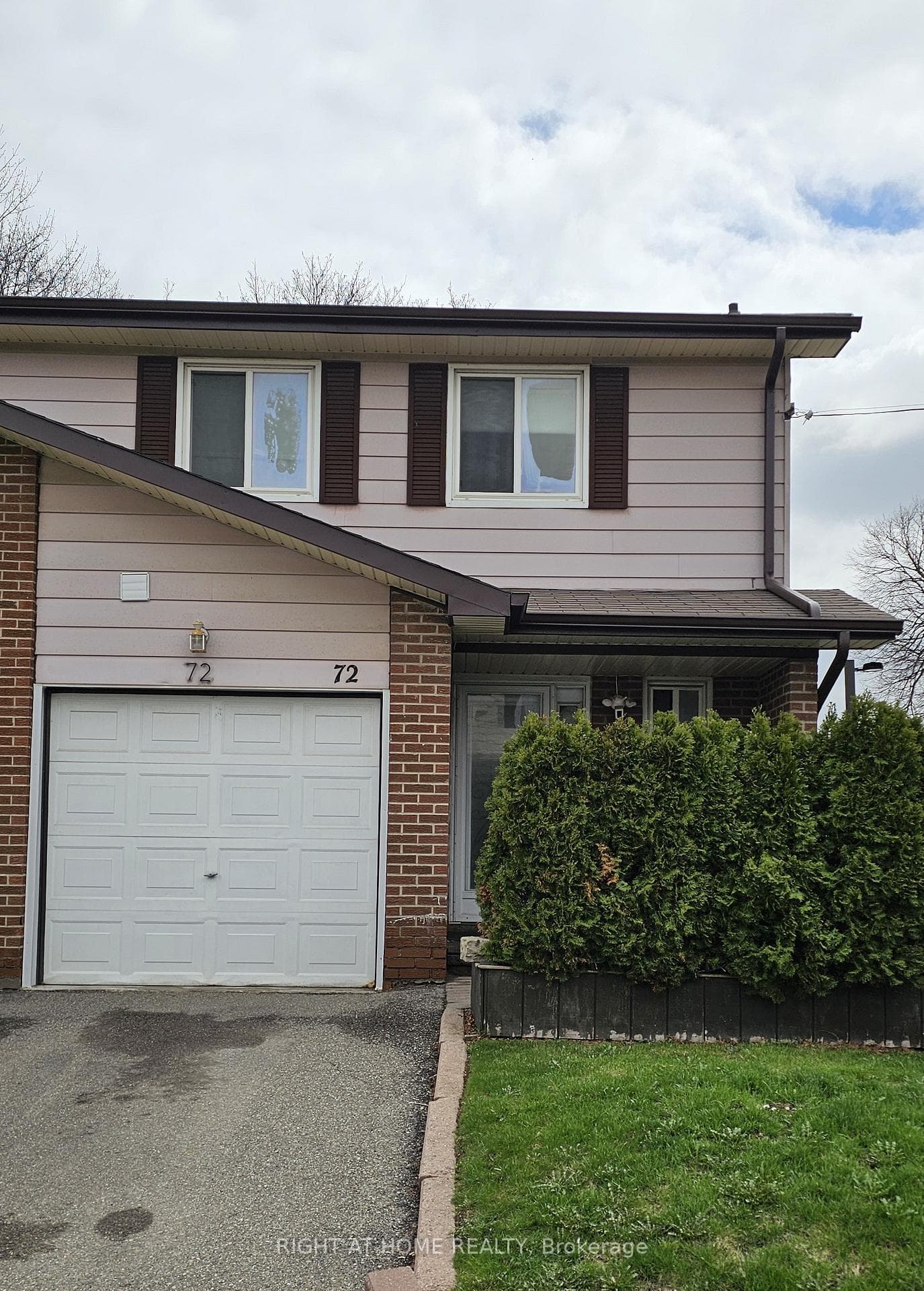 3525 Brandon Gate Drive Unit 72, Mississauga, ON L4T 3M3 - Photo 1