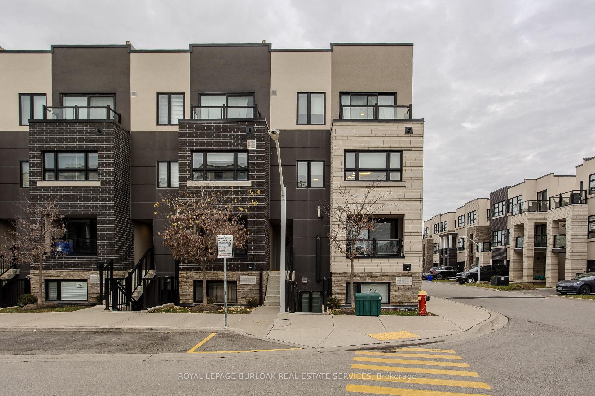 1133 Cooke Boulevard Unit 815, Burlington, ON L7T 0C3 - Photo 1