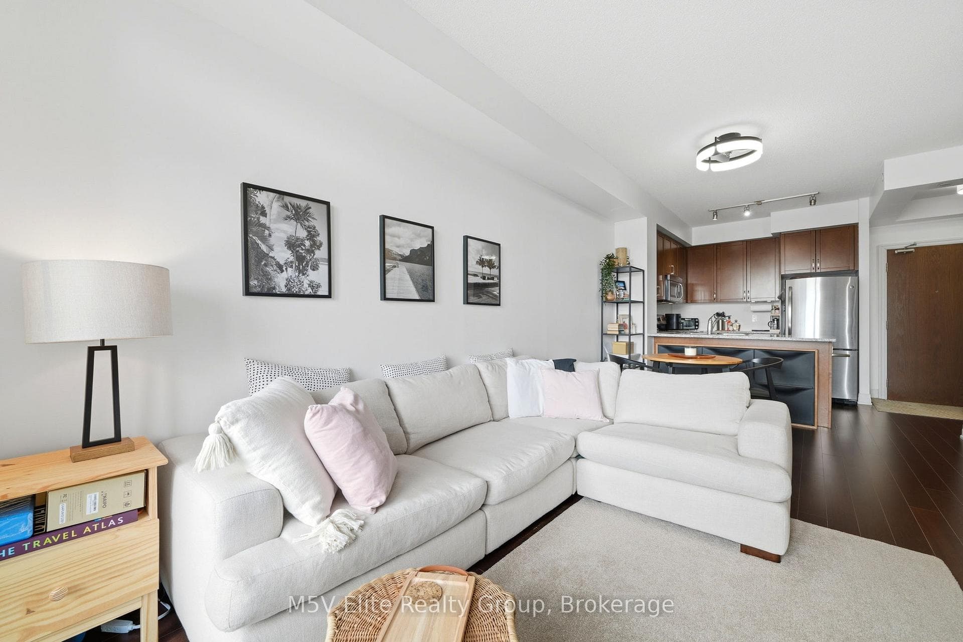 111 Civic Square Gate Unit 330, Aurora