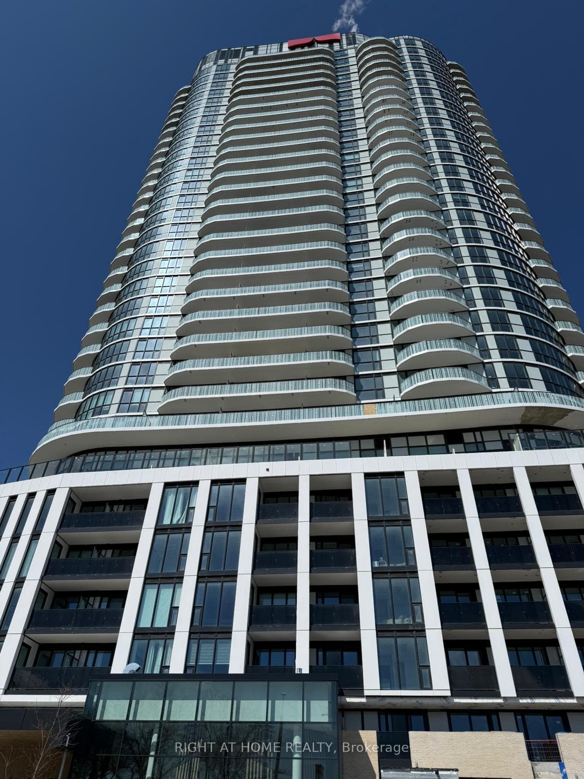 1 Fairview Rd Street Unit 204, Mississauga, ON L5A 4C6 - Photo 1