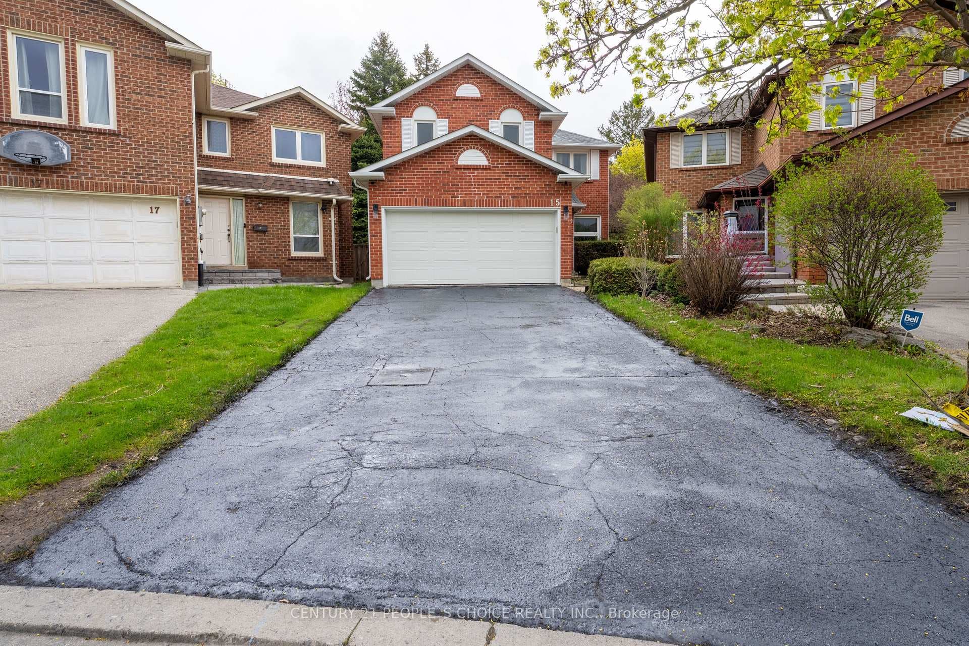 15 Kilbarry Court, Richmond Hill, ON L4C 6M8 - Photo 1