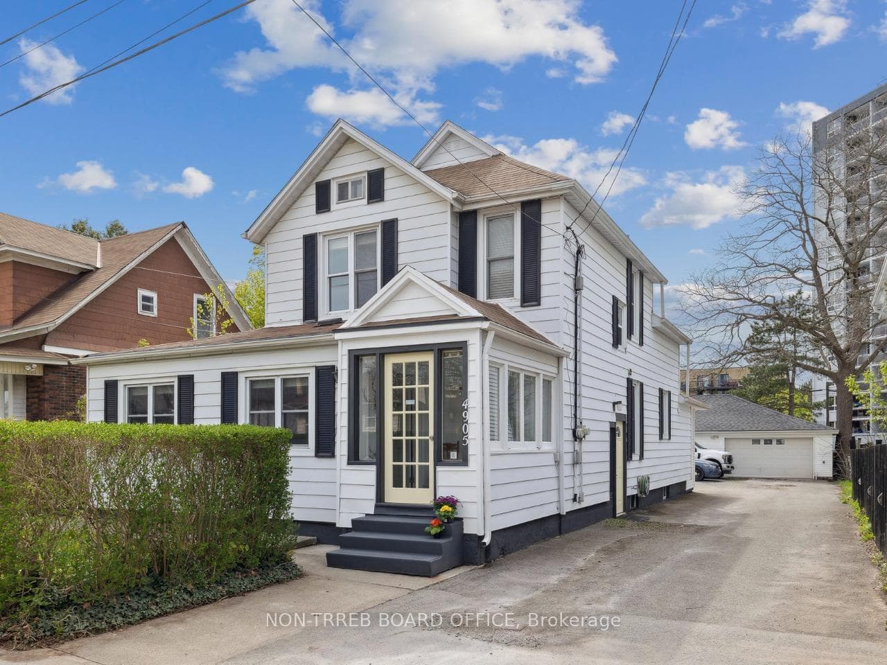 4905 St Lawrence Avenue, Niagara Falls