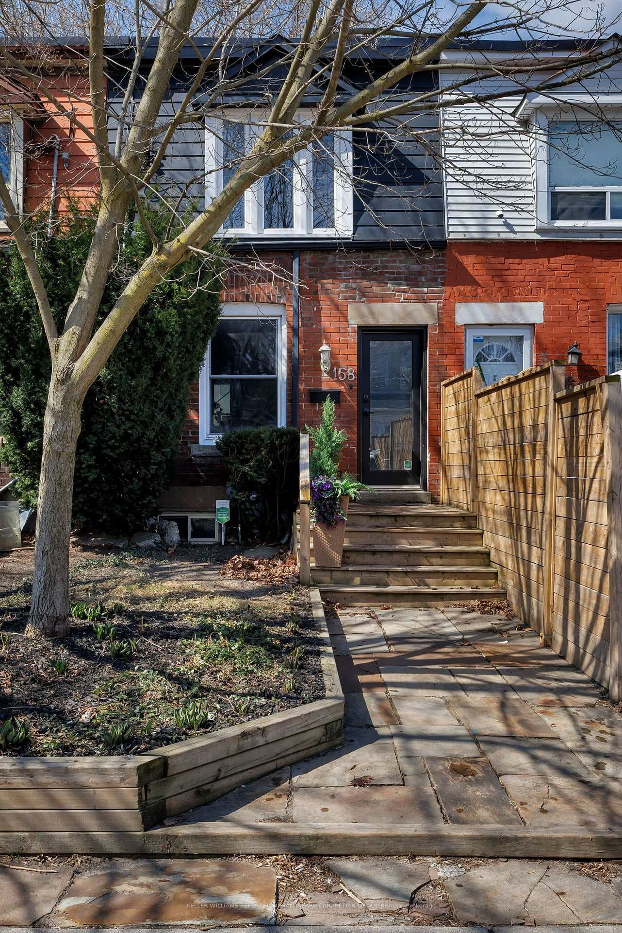 158 Galt Avenue, Toronto E01