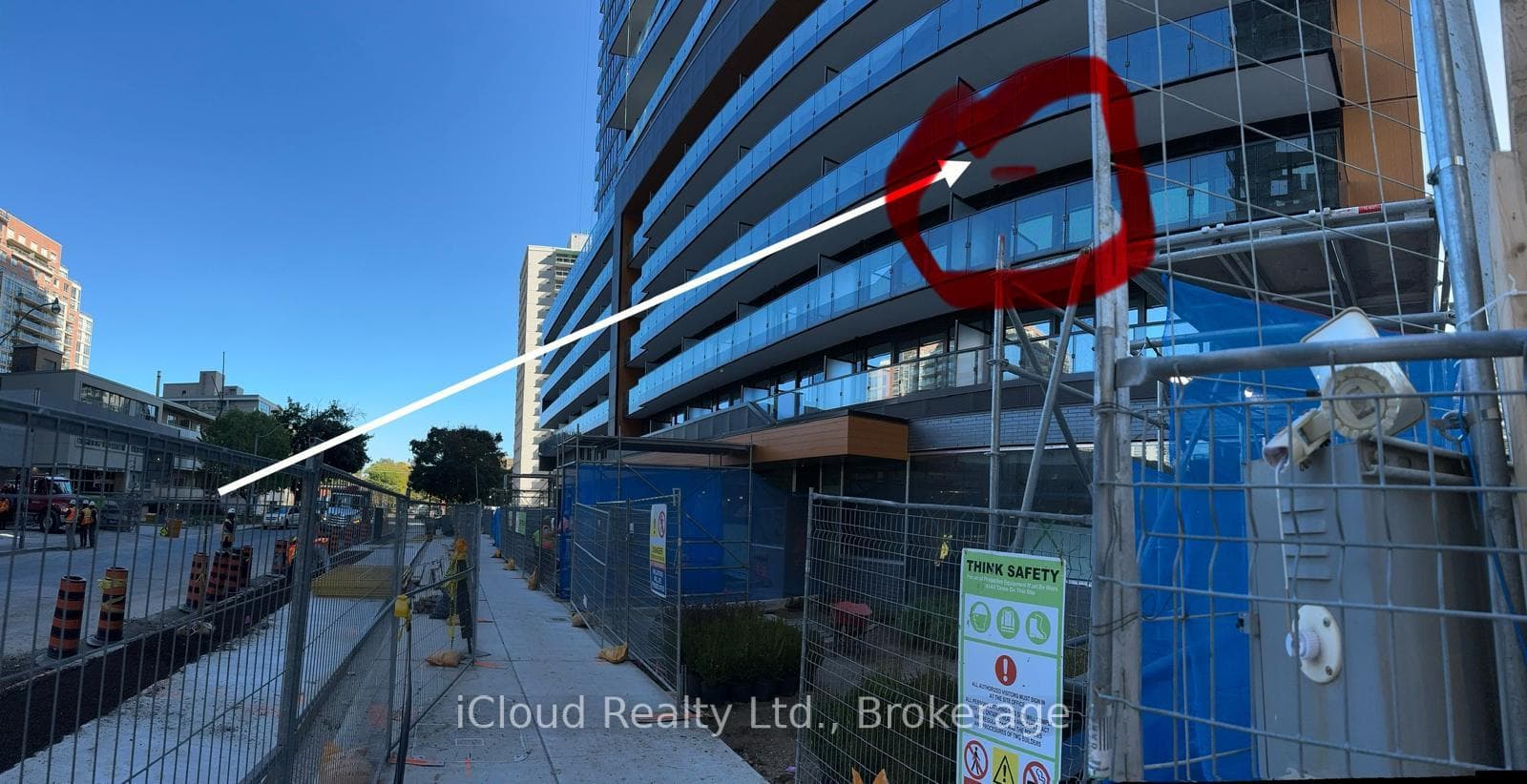 117 Broadway Avenue Unit 304, Leaside / Davisville, ON M4P 1V3 - Photo 1