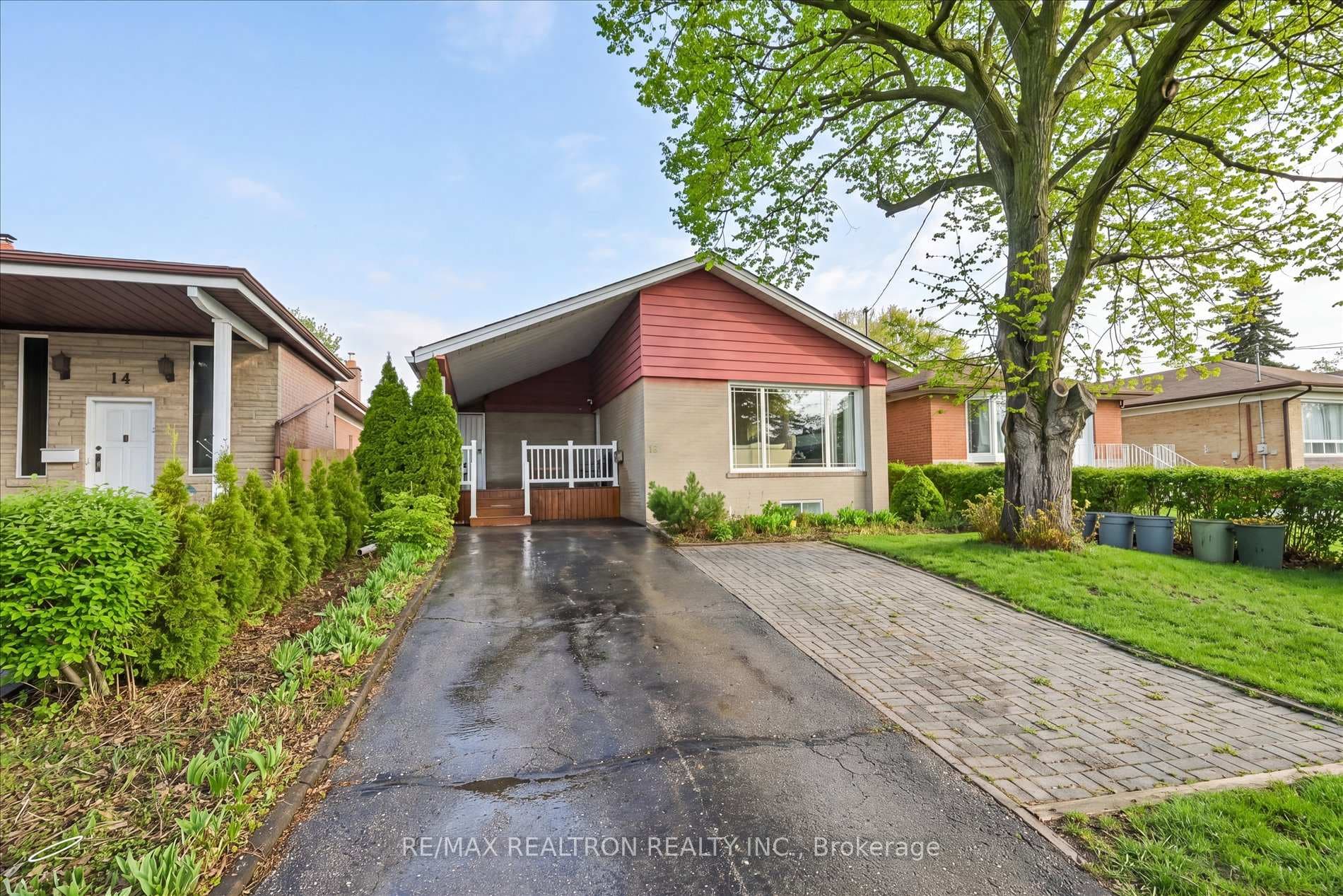 16 Arnprior Road, Scarborough (West Hill / Highland Creek), ON M1K 5A6 - Photo 1