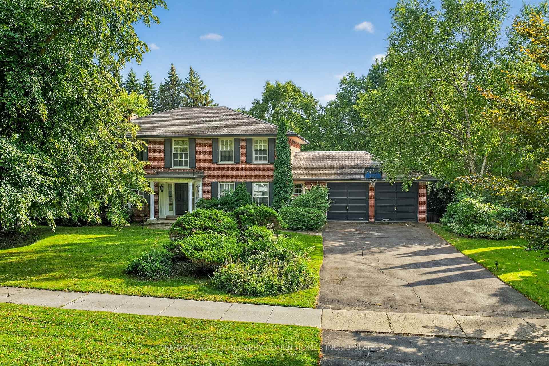 11 Tudor Gate, Bridle Path / York Mills / Hoggs Hollow, ON M2L 1N3 - Photo 1