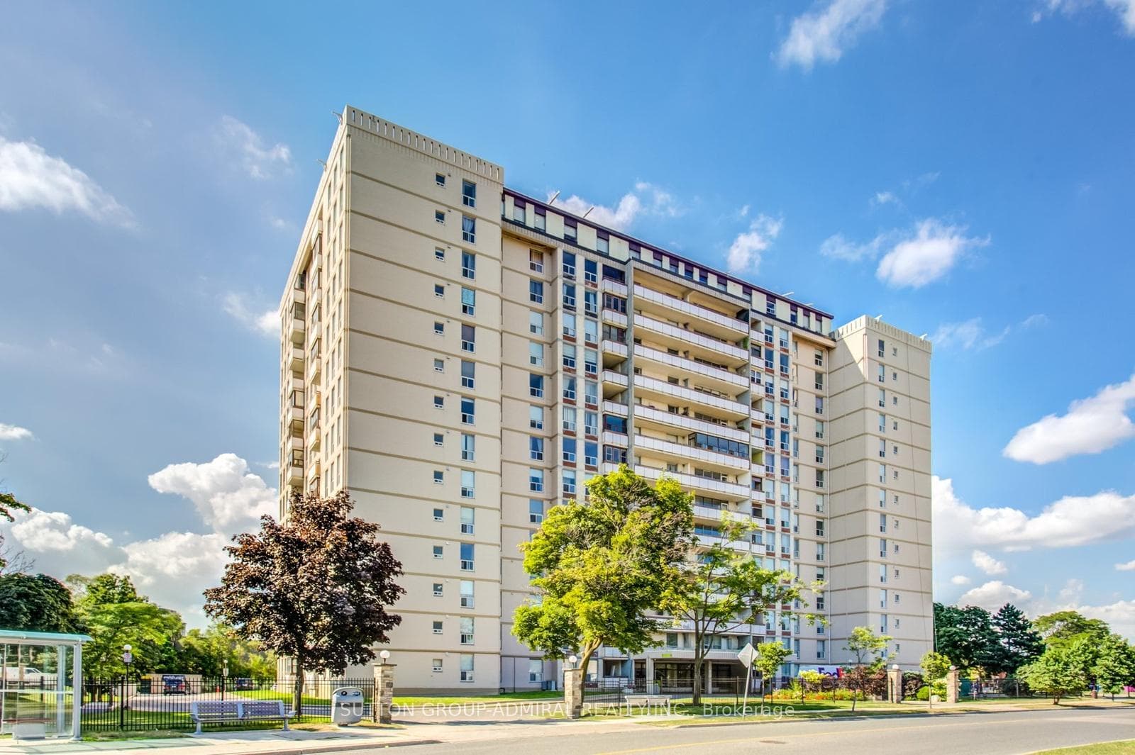 130 Neptune Drive Unit 505, Lawrence Park / Bedford Park, ON M6A 1X5 - Photo 1