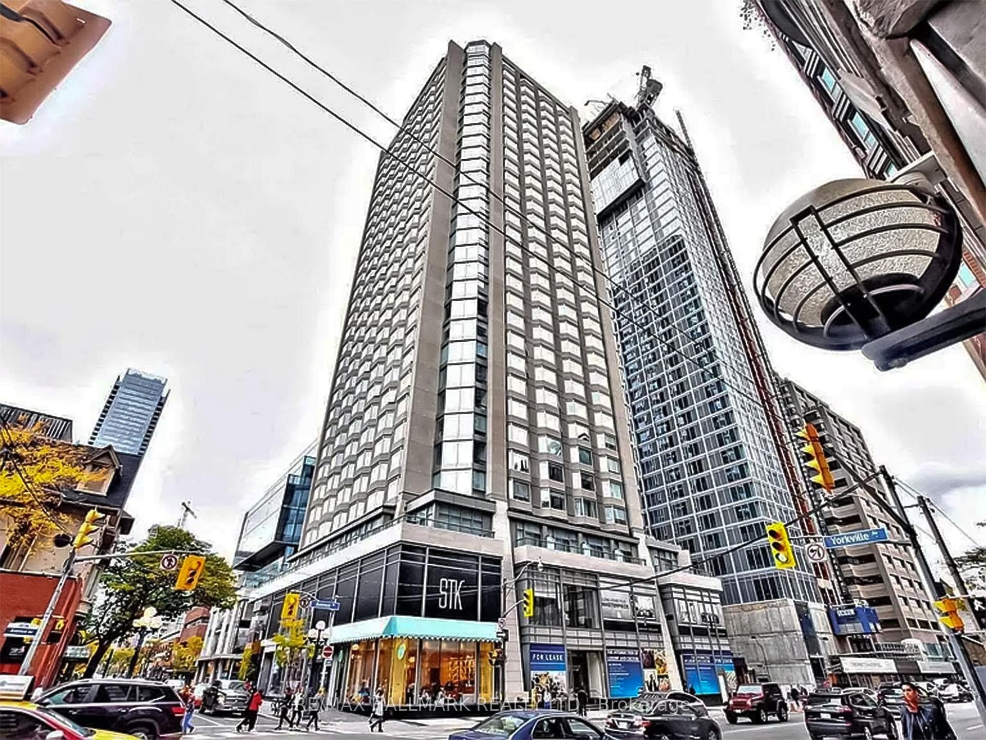 155 Yorkville Avenue Unit #1917, Annex / Yorkville / Summerhill, ON M5R 1C4 - Photo 1