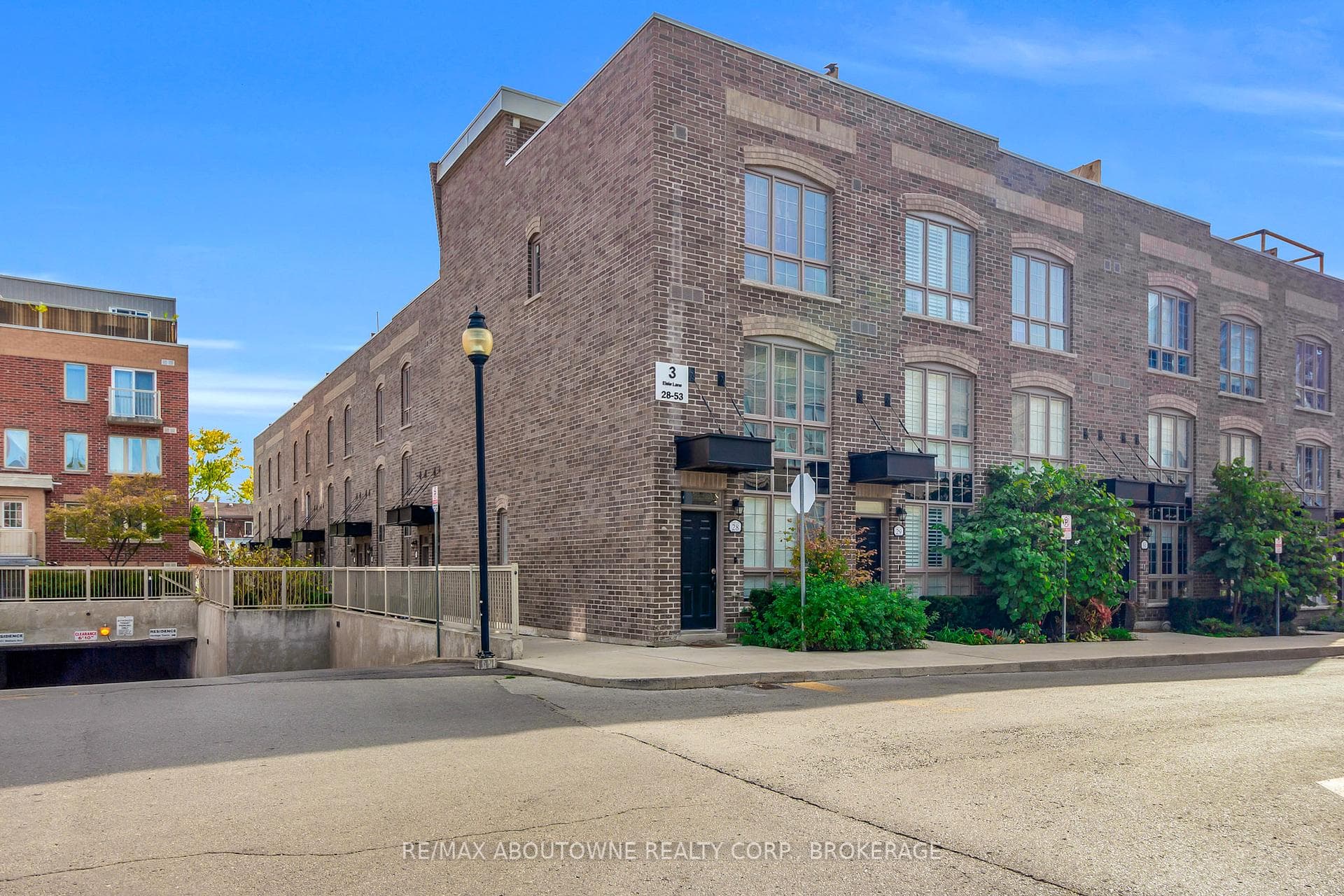 3 Elsie Lane Unit 36, Bloor West Village / Swansea, ON M6P 0B8 - Photo 1