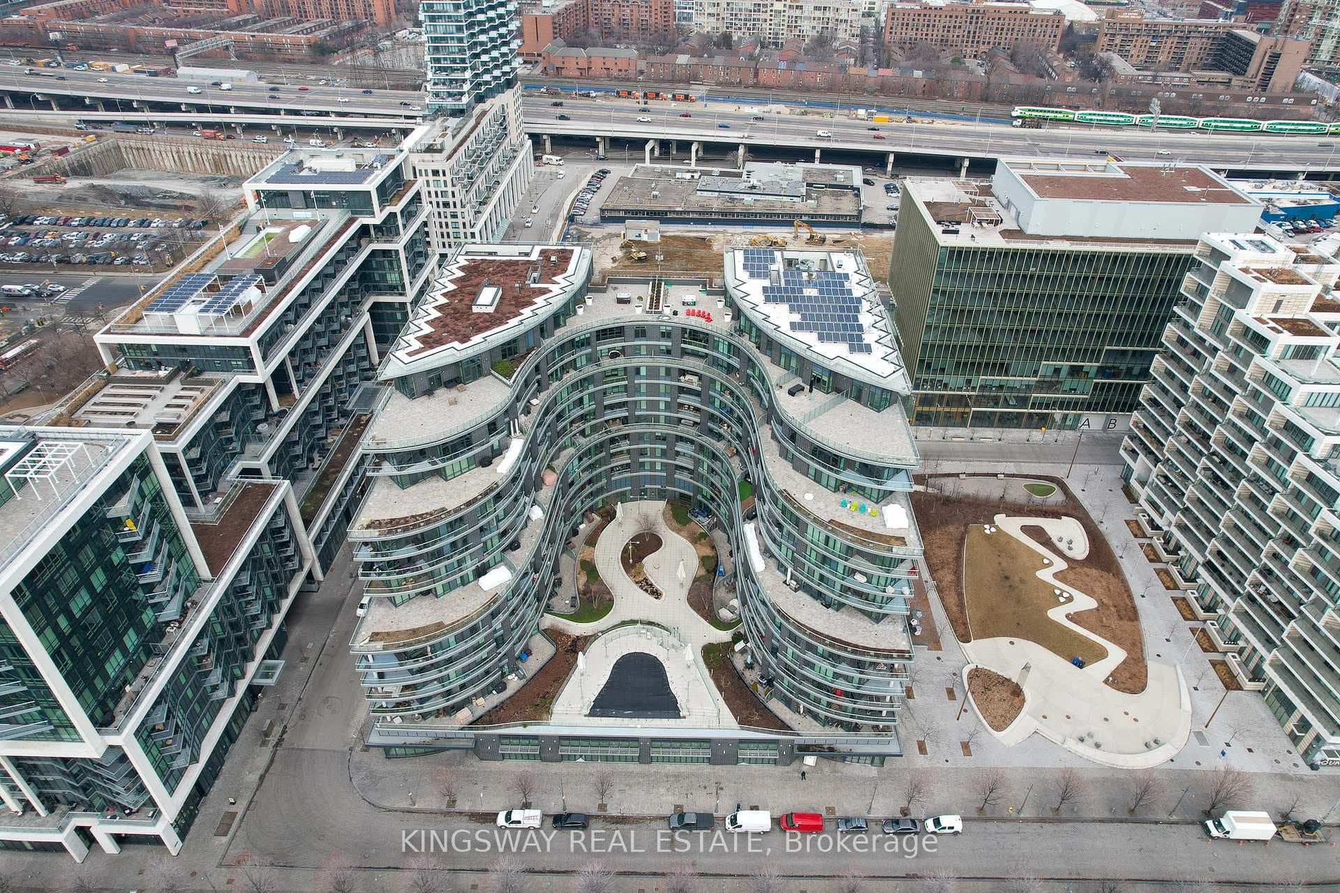 1 Edgewater Drive Unit PH33, Regent Park / Cabbagetown / St. James Town, ON M5A 0L1 - Photo 1