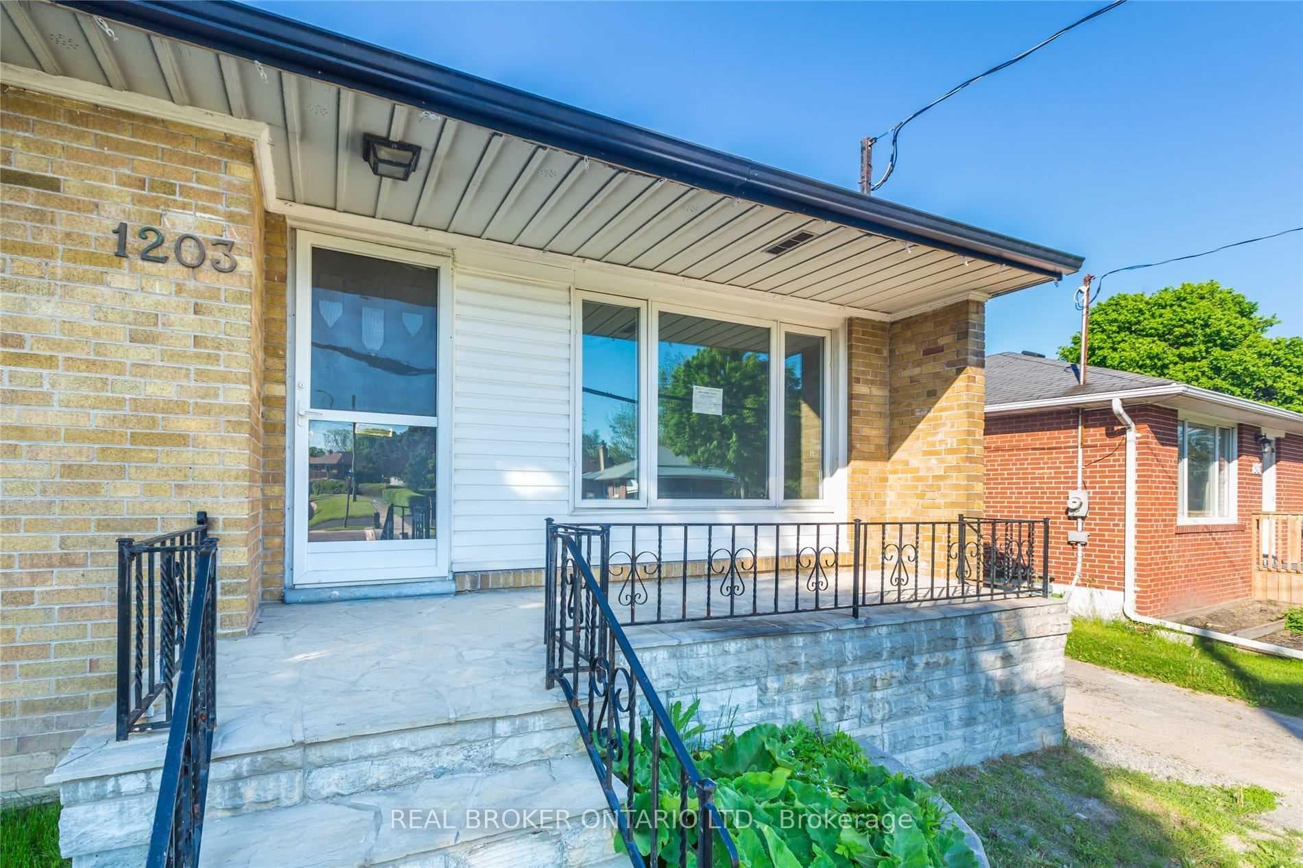1203 Wecker Drive Unit Bsmt, Oshawa, ON L1J 3N9 - Photo 1