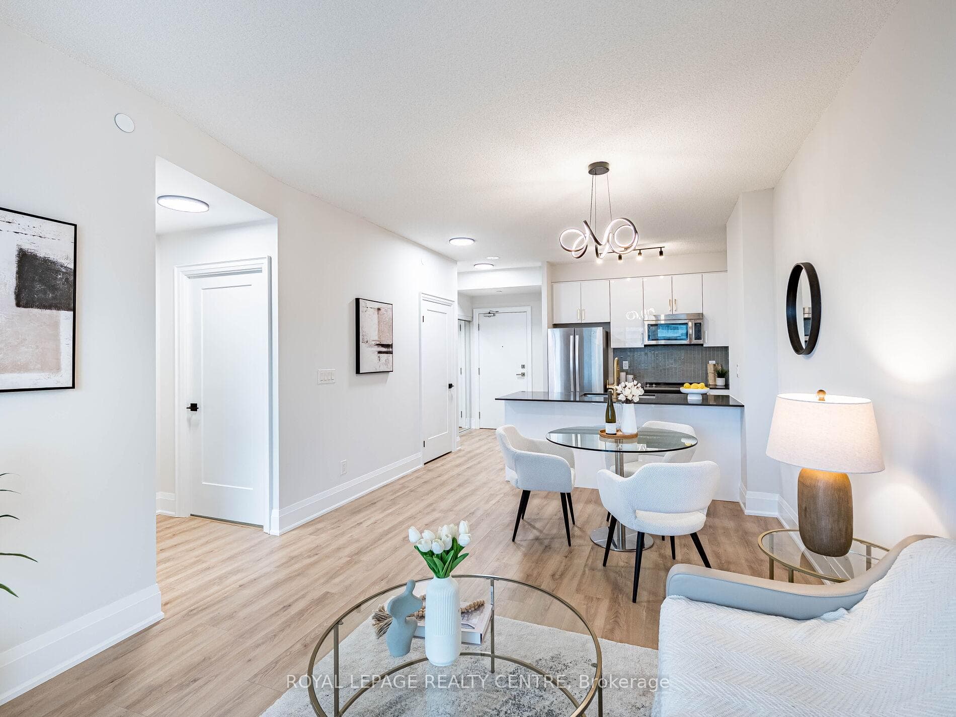 4011 Brickstone Mews Unit 809, Mississauga, ON L5B 0G3 - Photo 1