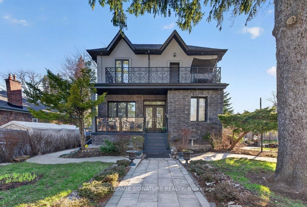 32 Cliffcrest Drive, Scarborough Town Centre, ON M1M 2K2 - Photo 1