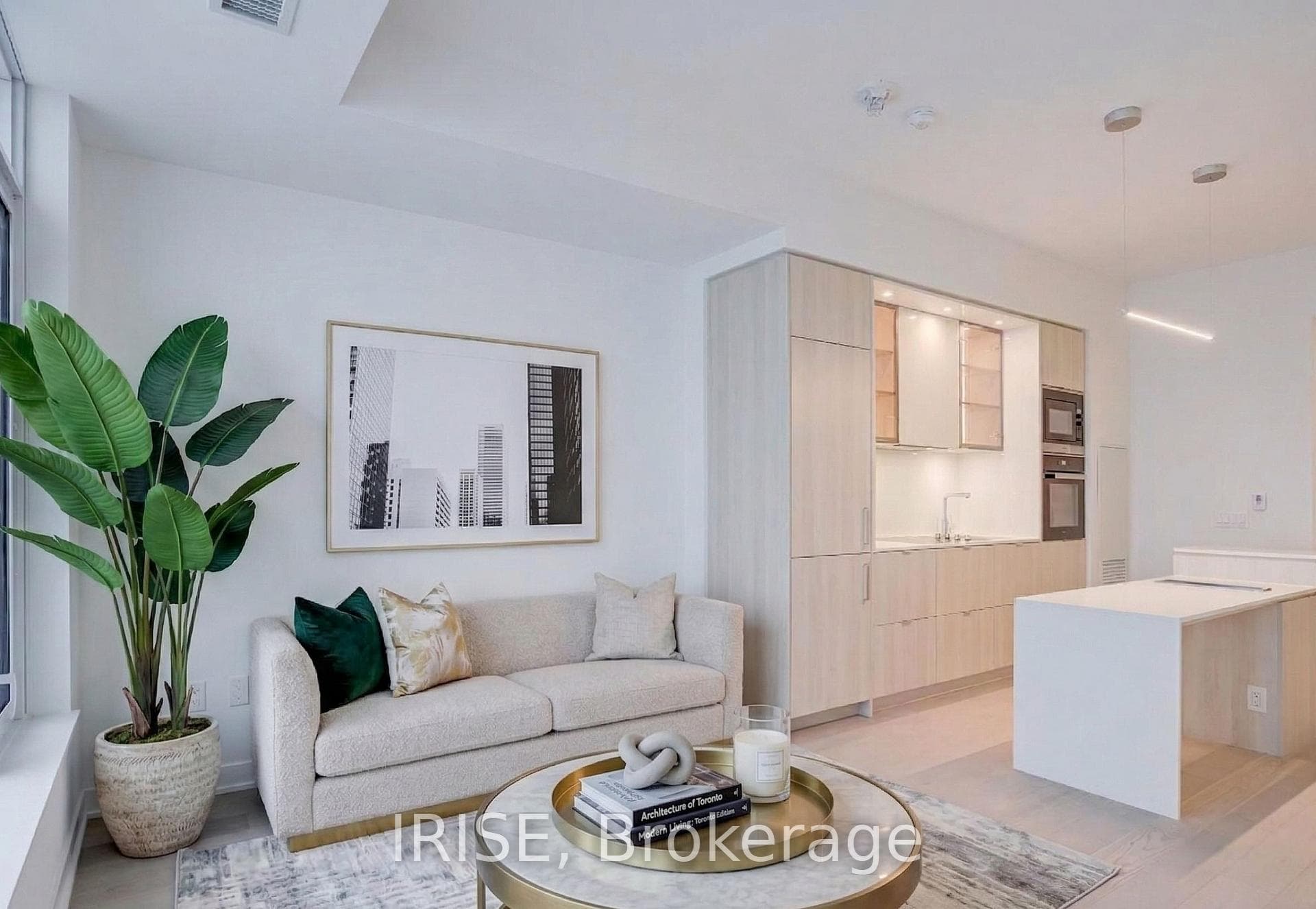 11 Yorkville Avenue Unit 5001, Annex / Yorkville / Summerhill, ON M4W 0B7 - Photo 1