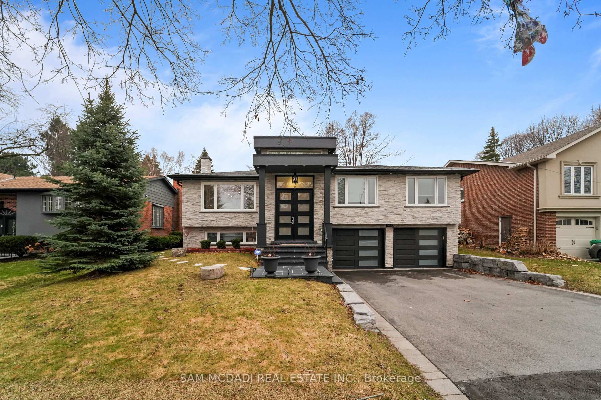 1434 Petrie Way, Mississauga, ON L5J 1G5 - Photo 1