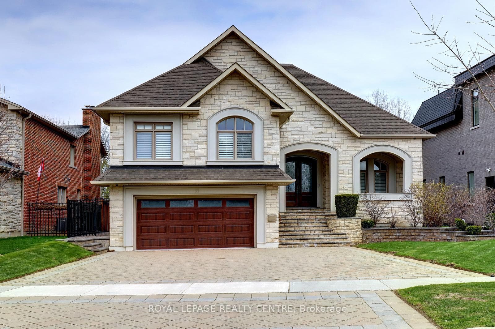 31 Plainsman Road, Mississauga, ON L5N 1C4 - Photo 1