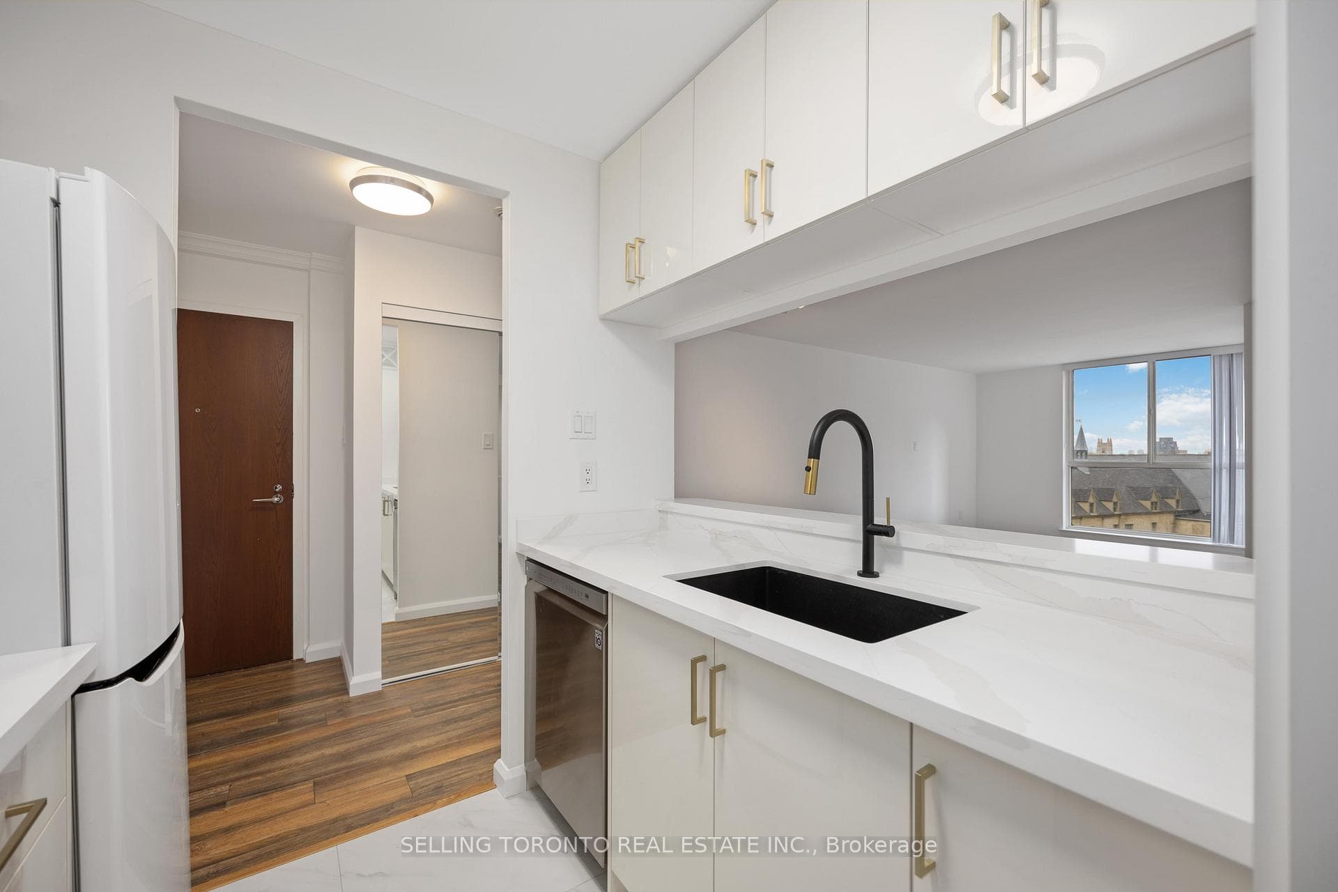 1055 Bay Street Unit 712, Toronto C01