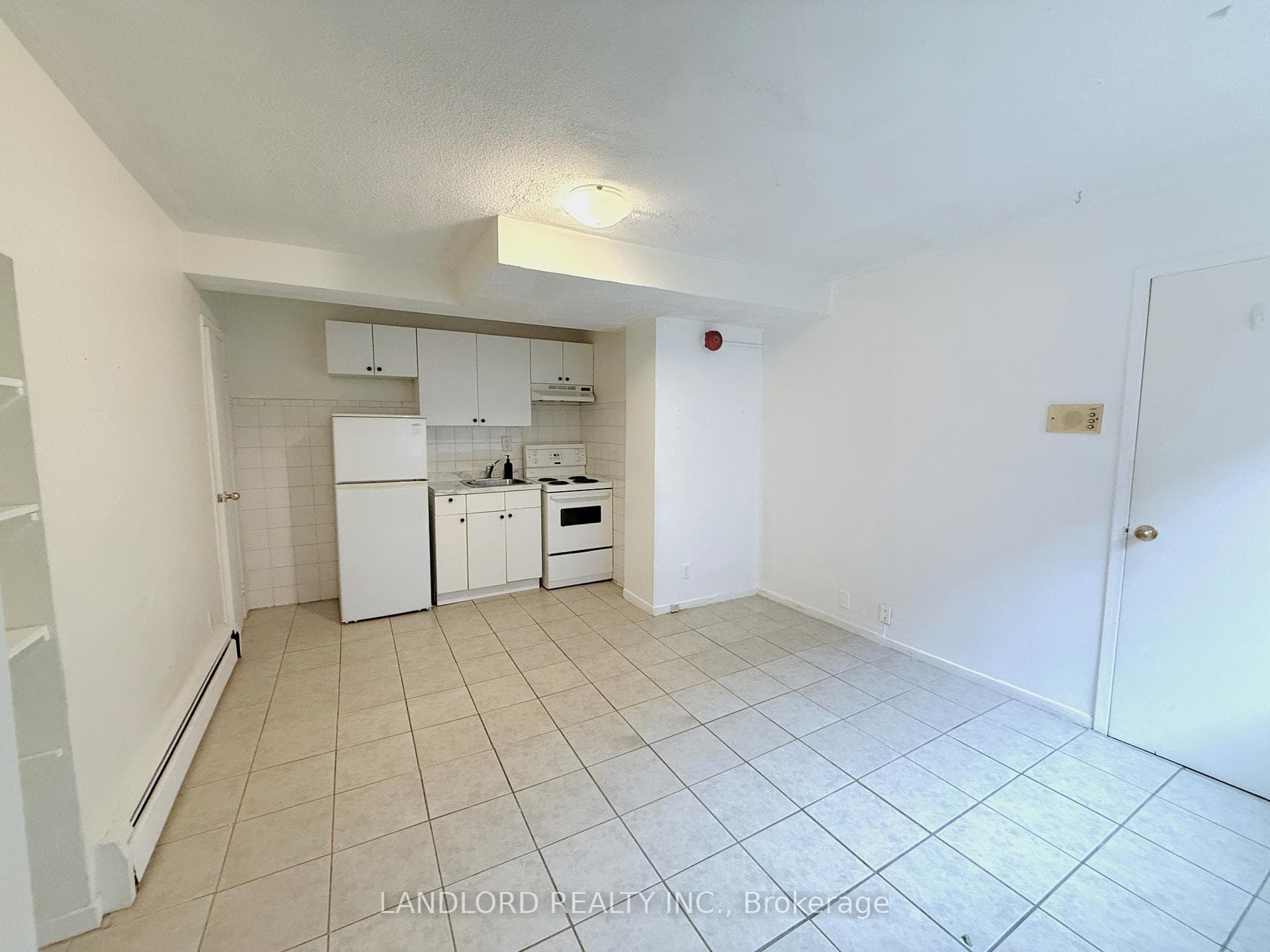 198 Dunn Avenue Unit 203, High Park / Junction / Roncesvalles, ON M6K 2R9 - Photo 1