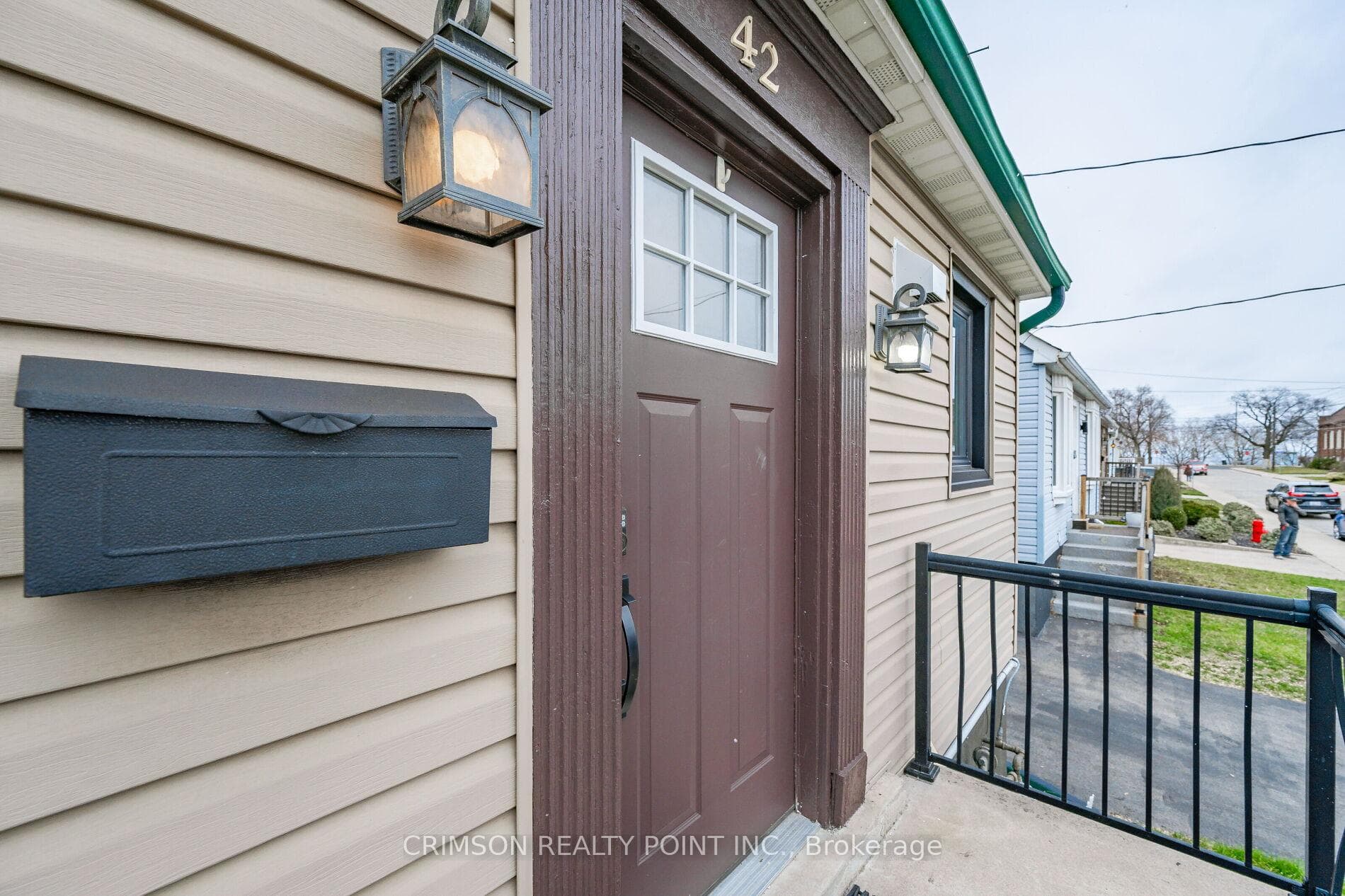 42 East 11th Street, Hamilton