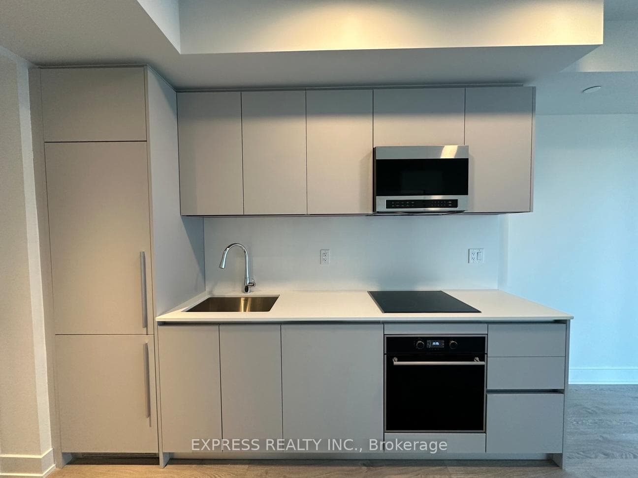 8 Cumberland Street Unit 1801, Annex / Yorkville / Summerhill, ON M4W 0B6 - Photo 1