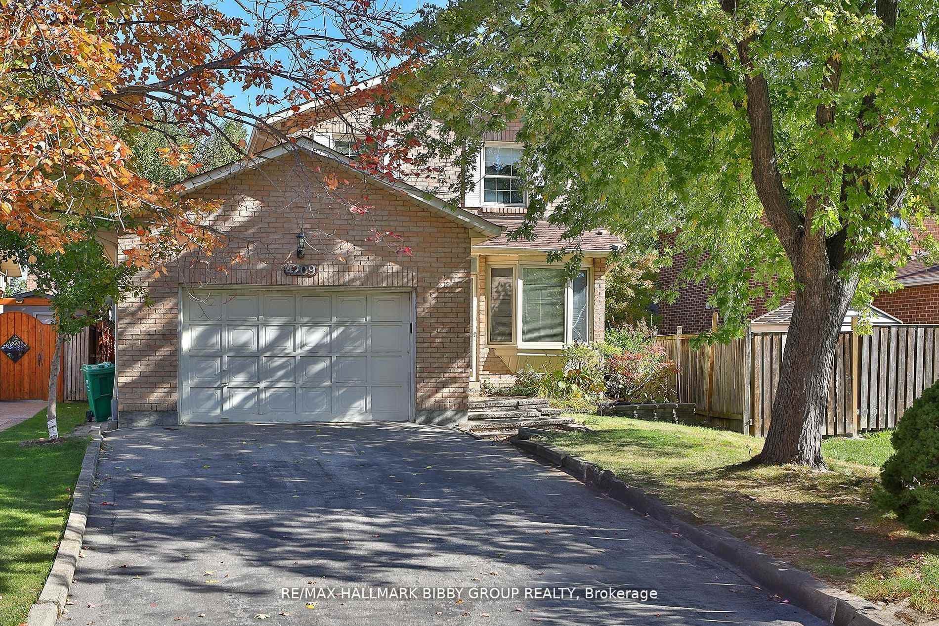 4209 Viburnum Court, Mississauga, ON L5C 3V5 - Photo 1