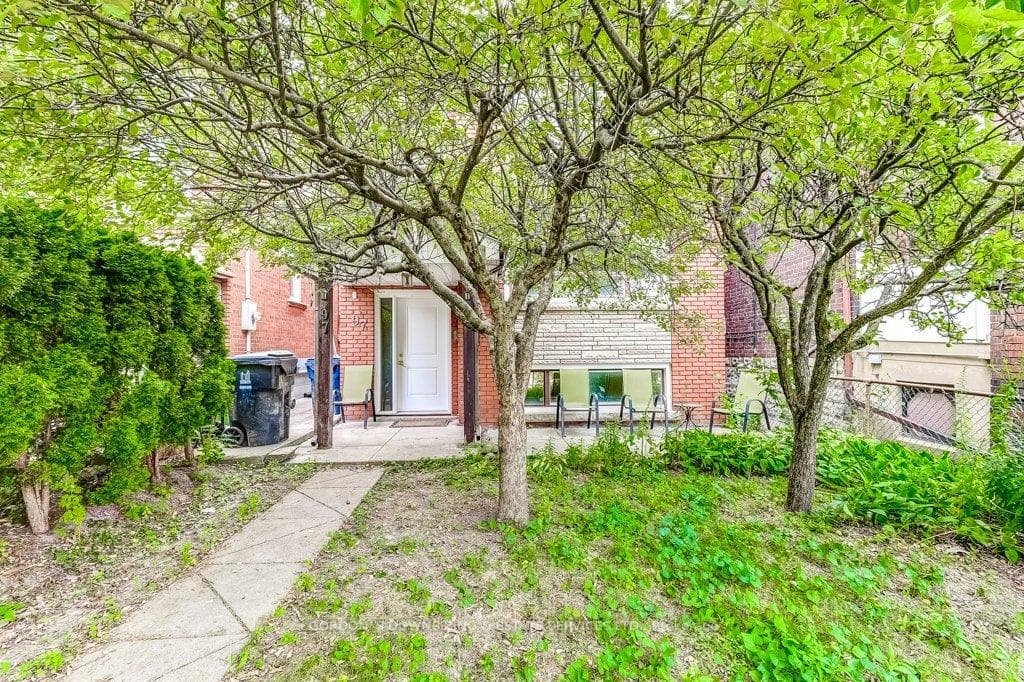 97 Mc Roberts Avenue, Toronto W03