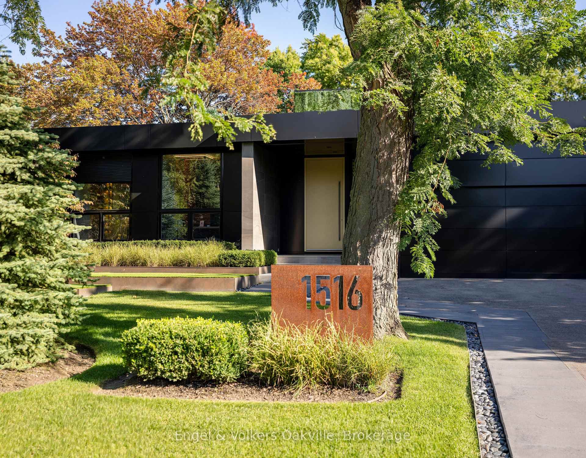 1516 Duncan Road, Oakville, ON L6J 2R3 - Photo 1