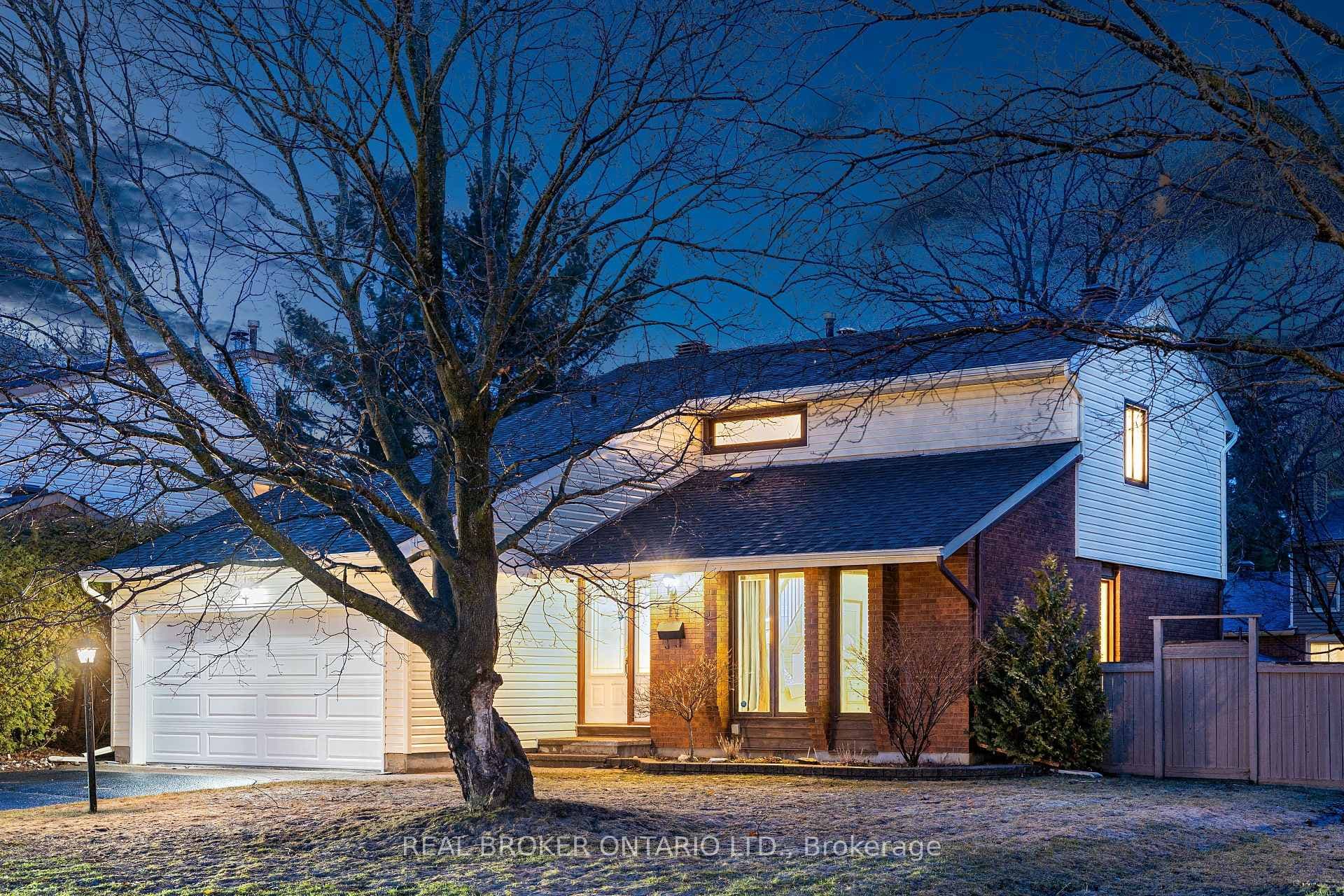 11 Melville Drive, Barrhaven, ON K2J 2B7 - Photo 1