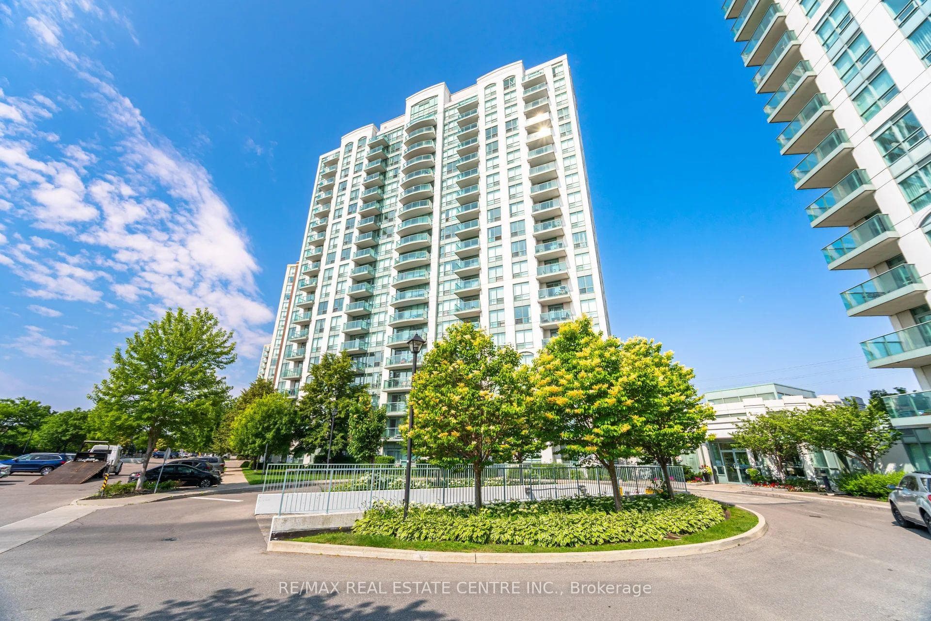 4850 Glen Erin Drive Unit 109, Mississauga, ON L5M 7S1 - Photo 1