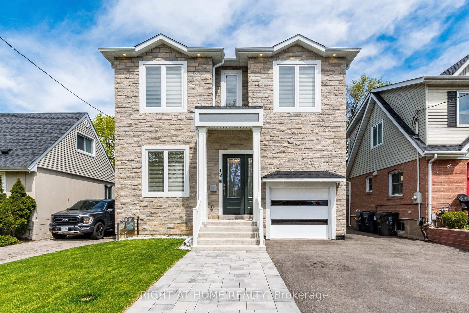 12 Thames Avenue, Liberty Village / Parkdale / South Parkdale, ON M8W 2N6 - Photo 1