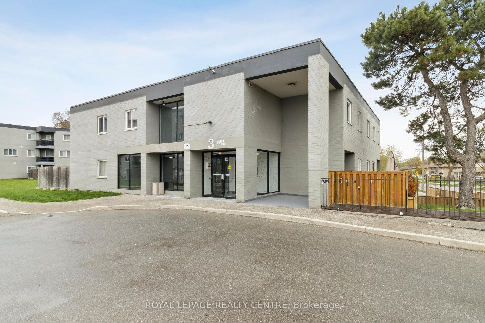 2001 Bonnymede Drive Unit 214, Mississauga, ON L5J 4H8 - Photo 1