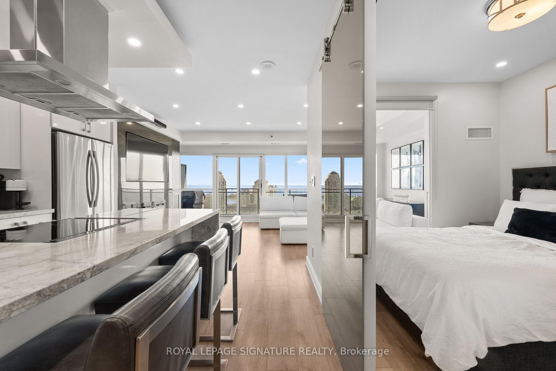 165 Legion Road Unit 2128, Liberty Village / Parkdale / South Parkdale, ON M8Y 0B3 - Photo 1