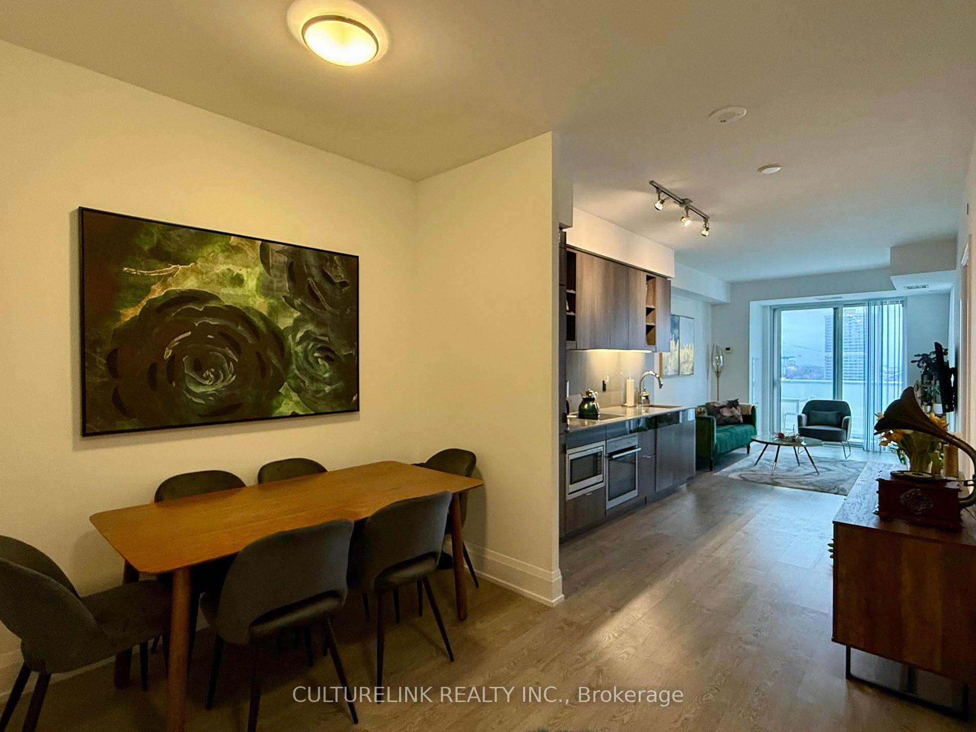 101 Erskine Avenue Unit 1914, Leaside / Davisville, ON M4P 1Y5 - Photo 1