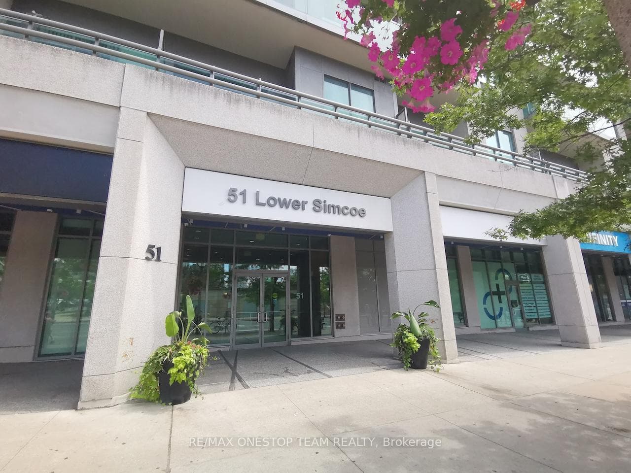 51 Lower Simcoe Street Unit 1907, Downtown Toronto / Waterfront, ON M5J 3A2 - Photo 1