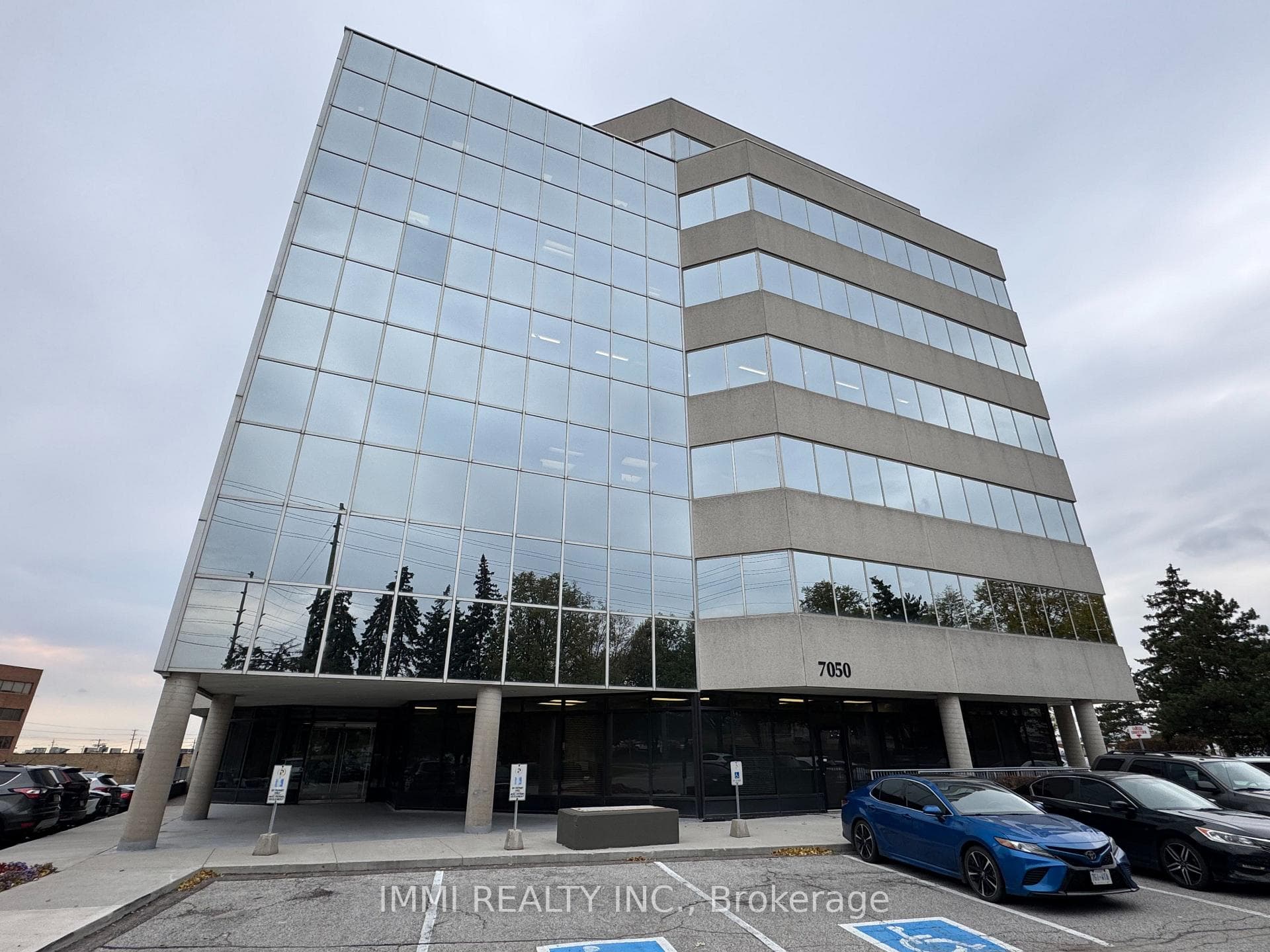 7050 Weston Road Unit 101, Vaughan, ON L4L 8G7 - Photo 1