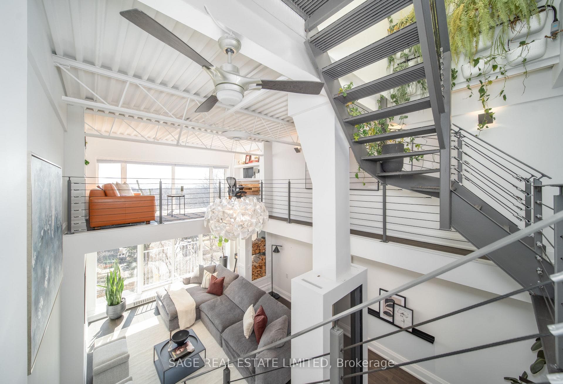 517 Kingston Road Unit 7, The Beaches / Upper Beaches, ON M4L 1V5 - Photo 1