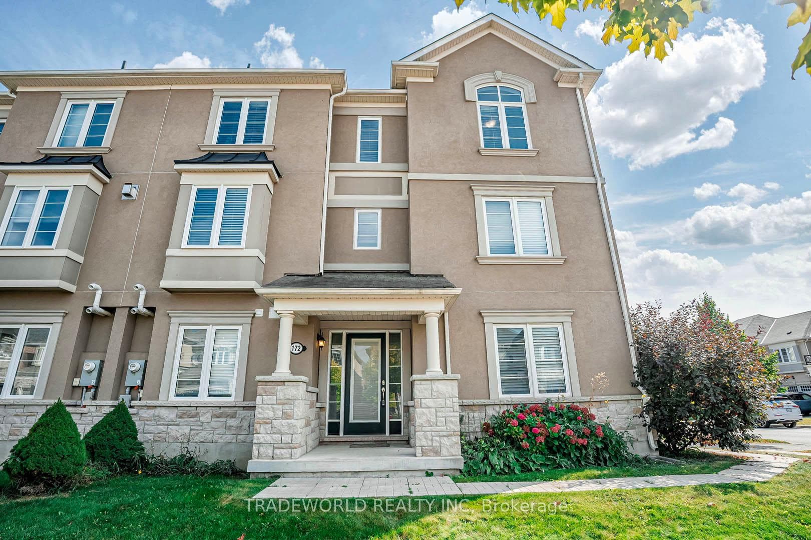 172 Thomas Phillips Drive, Aurora, ON L4G 0X8 - Photo 1