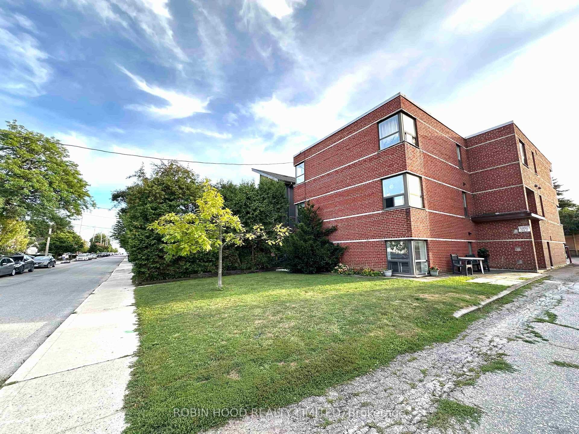 62 Fifth Street Unit 1, Liberty Village / Parkdale / South Parkdale, ON M8V 2Z2 - Photo 1