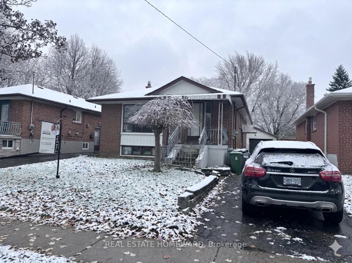 7 Dunlop Avenue, Dorset Park / Kennedy Park, ON M1K 1K8 - Photo 1