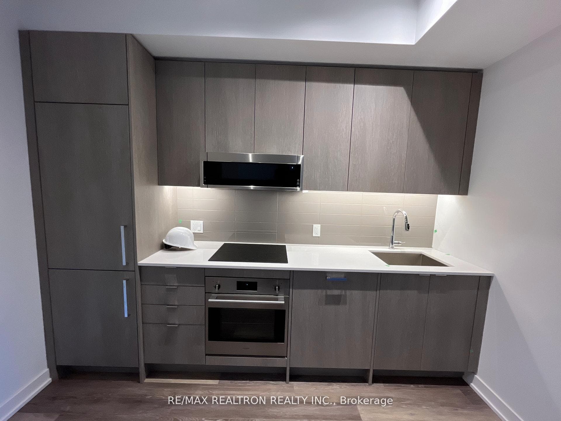 250 Lawrence Avenue Unit 401, Lawrence Park / Bedford Park, ON M4N 1T4 - Photo 1